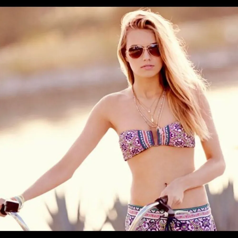 NANETTE LEPORE bandeau bikini top.